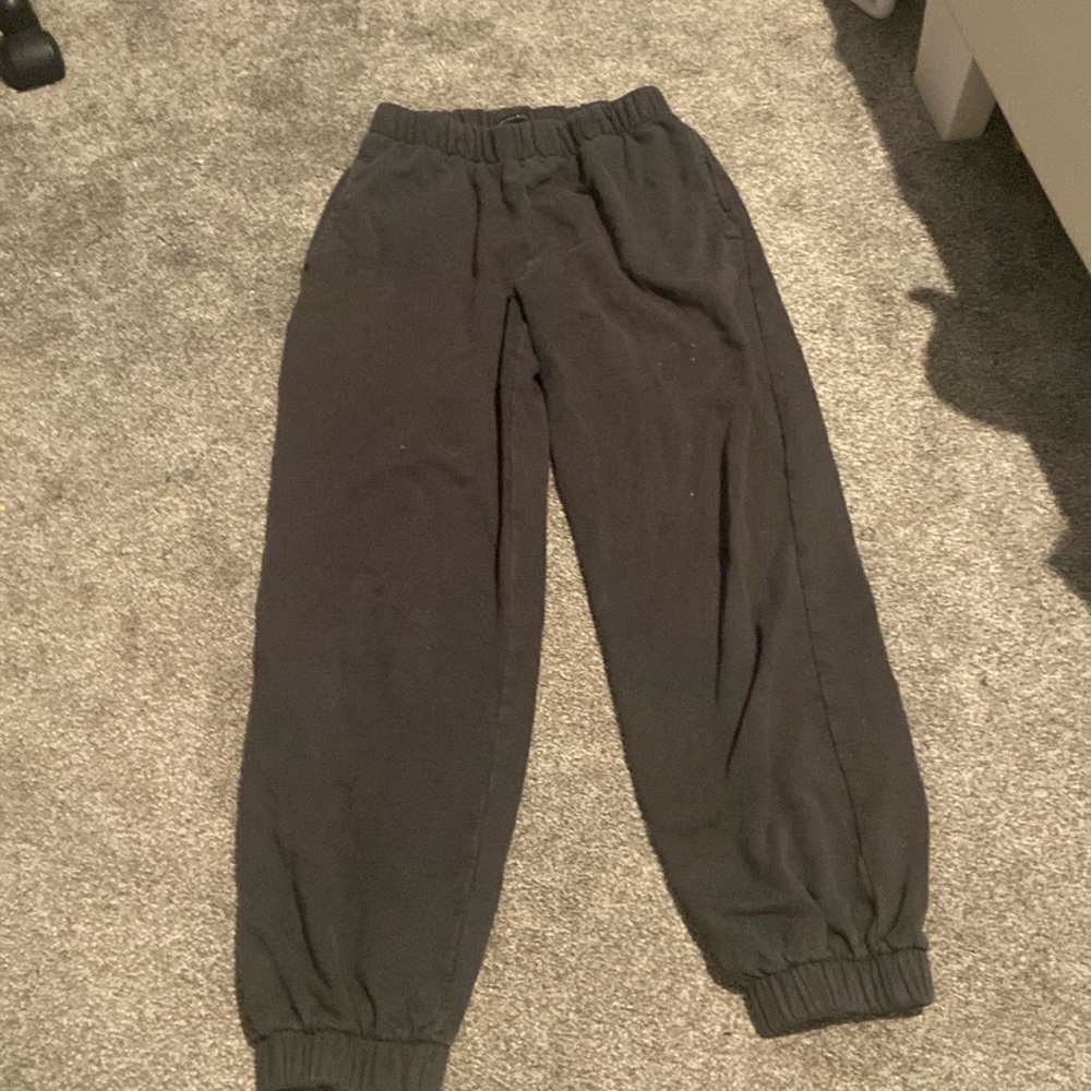 These are comfy sweats, their women’s extra small.